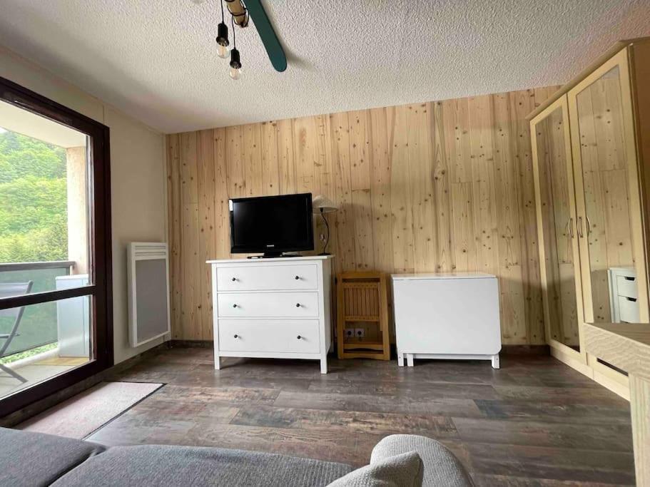 Studio Refait A Neuf Avec Balcon - Famille - Parking Couvert Chamrousse Exterior photo