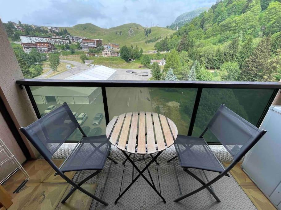 Studio Refait A Neuf Avec Balcon - Famille - Parking Couvert Chamrousse Exterior photo